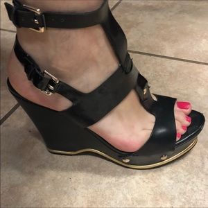 Guess Black & Gold wedges